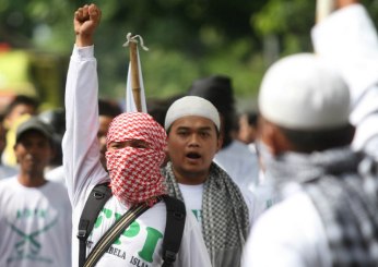 FPI members rally in Yogyakarta in 2012 (photo: Jakarta Globe)